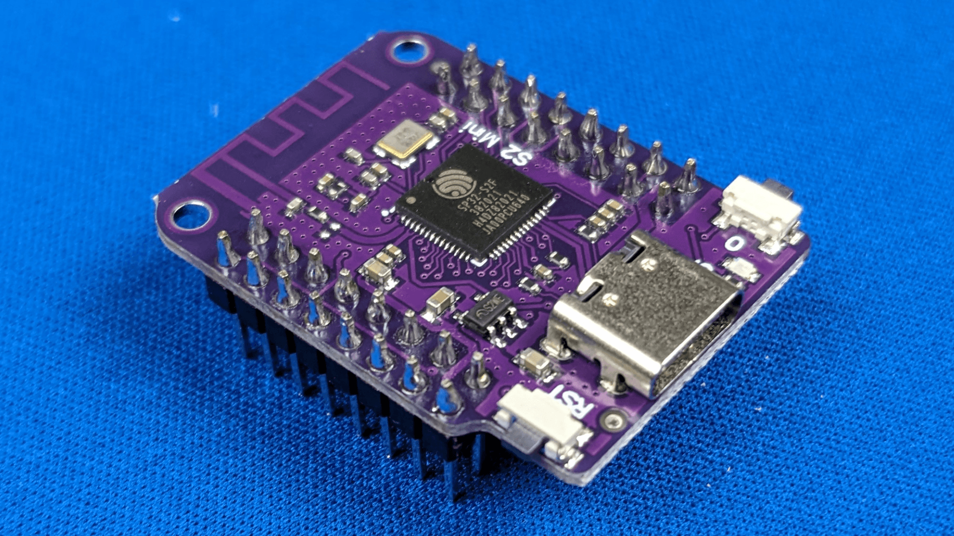 A picture of the Wemos S2 module Wemos S2